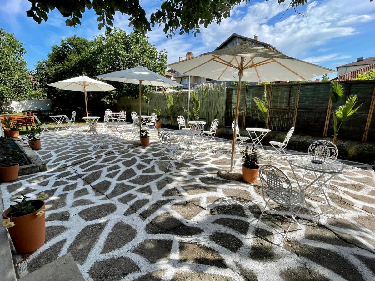 Отель Amadina Garden Лозенец Экстерьер фото