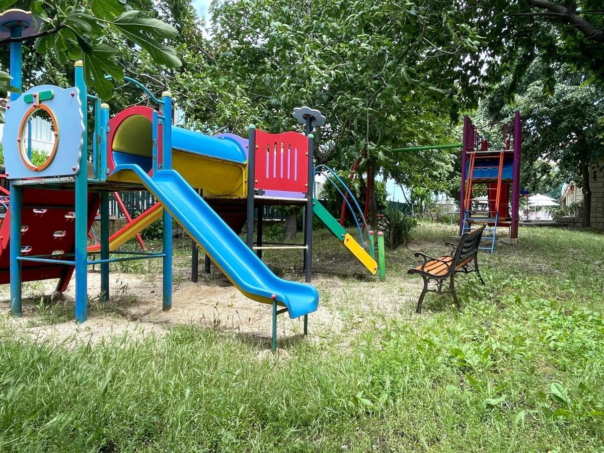 Отель Amadina Garden Лозенец Экстерьер фото
