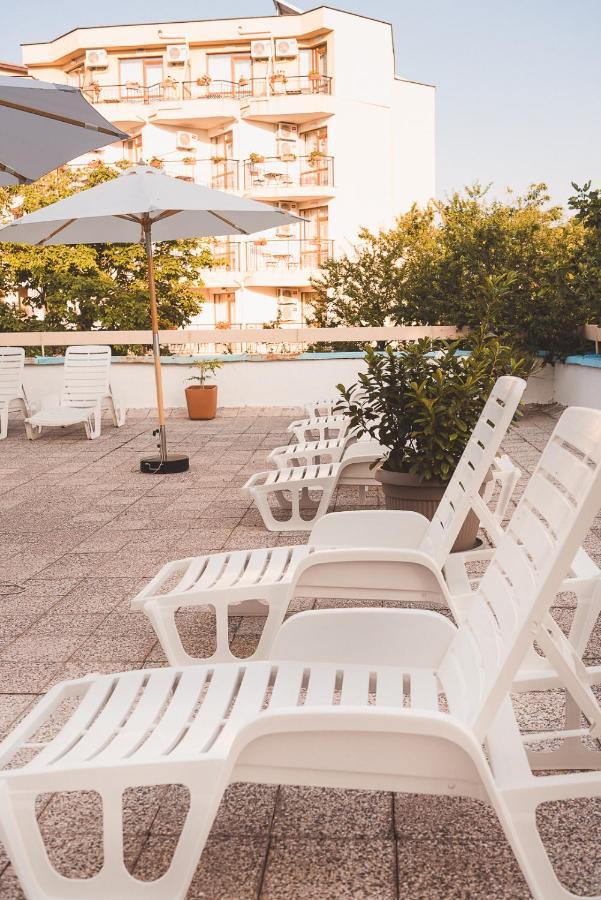 Отель Amadina Garden Лозенец Экстерьер фото